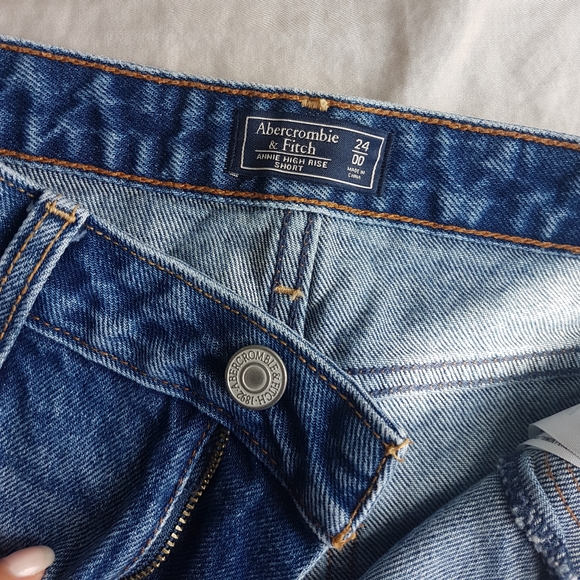 A&F Annie High Rise Shorts - Picture 5 of 14